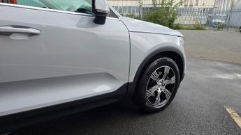 Volvo XC40 2.0 T4 Inscription SUV 5dr Petrol Auto Euro 6 (s/s) (190 ps)