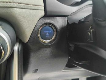 Toyota RAV4 2.5 Petrol Hybrid 2019(69) VVT-h Dynamic CVT 4WD Euro 6 (s/s) SU