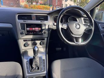 Volkswagen Golf SE TDI BLUEMOTION TECHNOLOGY DSG