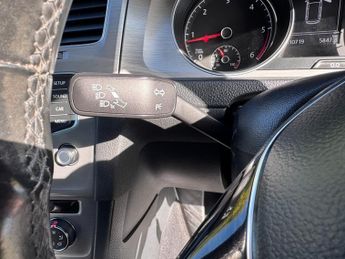 Volkswagen Golf SE TDI BLUEMOTION TECHNOLOGY DSG