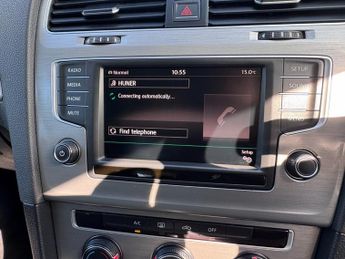 Volkswagen Golf SE TDI BLUEMOTION TECHNOLOGY DSG