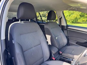 Volkswagen Golf SE TDI BLUEMOTION TECHNOLOGY DSG