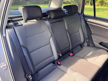 Volkswagen Golf SE TDI BLUEMOTION TECHNOLOGY DSG