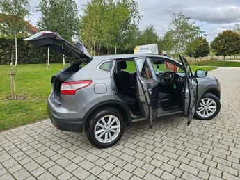 Nissan Qashqai 1.2 DIG-T Acenta XTRON 2WD Euro 6 (s/s) 5dr