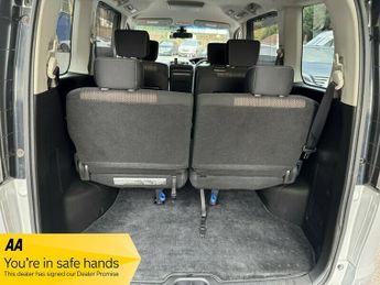 Nissan Serena 2.0 HYBRID AUTO 8 SEAT