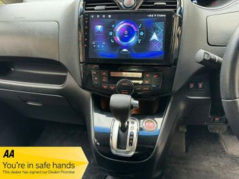 Nissan Serena 2.0 HYBRID AUTO 8 SEAT