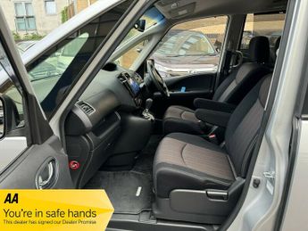 Nissan Serena 2.0 HYBRID AUTO 8 SEAT