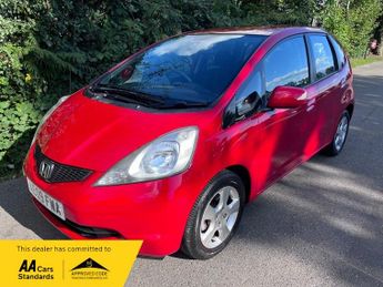 Honda Jazz I-VTEC ES I-SHIFT AUTOMATIC