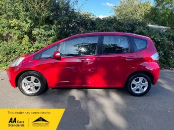 Honda Jazz I-VTEC ES I-SHIFT AUTOMATIC