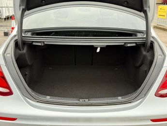 Mercedes E Class E 220 D AMG LINE