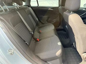 Vauxhall Astra 1.6 CDTi BlueInjection SRi Nav Sports Tourer Auto Euro 6 (s/s) 5