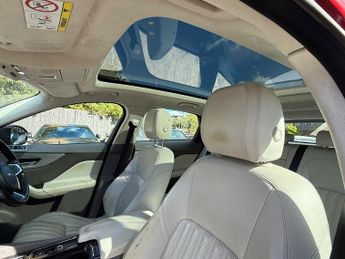 Jaguar F-Pace PORTFOLIO AWD