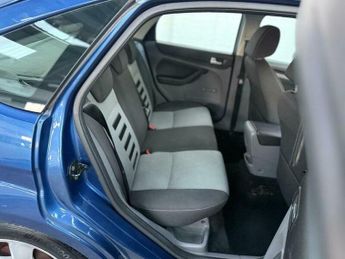 Ford Focus 1.6 Zetec 5dr