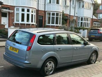 Ford Focus 2.0 Ghia 5dr