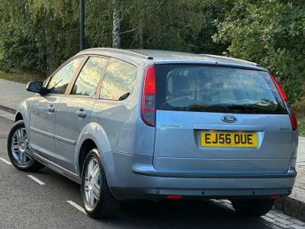Ford Focus 2.0 Ghia 5dr