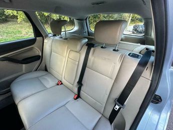 Ford Focus 2.0 Ghia 5dr