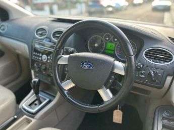 Ford Focus 2.0 Ghia 5dr