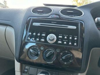 Ford Focus 2.0 Ghia 5dr
