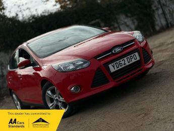 Ford Focus 1.6 Zetec Hatchback 5dr Petrol Manual Euro 5 (105 ps)