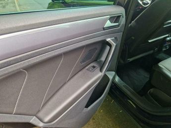 Volkswagen Tiguan 2.0 TDI R-Line DSG 4Motion Euro 6 (s/s) 5dr