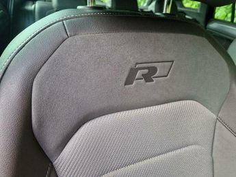 Volkswagen Tiguan 2.0 TDI R-Line DSG 4Motion Euro 6 (s/s) 5dr