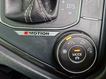 Volkswagen Tiguan 2.0 TDI R-Line DSG 4Motion Euro 6 (s/s) 5dr
