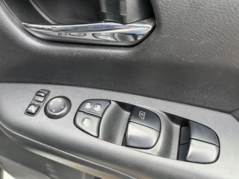 Nissan Serena 2.0 X Hybrid 8 Seater