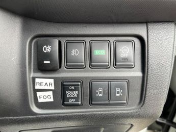 Nissan Serena 2.0 X Hybrid 8 Seater