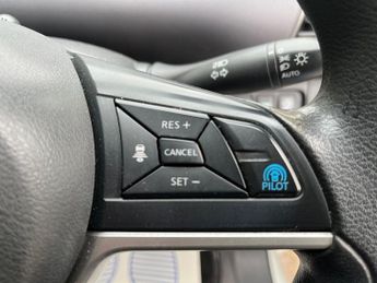 Nissan Serena 2.0 X Hybrid 8 Seater