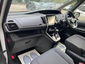 Nissan Serena 2.0 X Hybrid 8 Seater