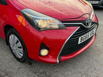 Toyota Yaris 1.33 Dual VVT-i Icon Multidrive S Euro 5 5dr Euro 5