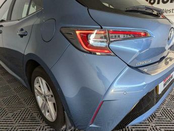 Toyota Corolla 1.8 VVT-h Icon Tech CVT Euro 6 (s/s) 5dr