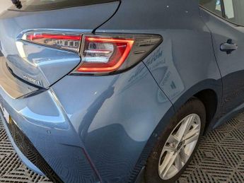 Toyota Corolla 1.8 VVT-h Icon Tech CVT Euro 6 (s/s) 5dr