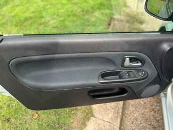 Renault Clio 1.2 16v Dynamique 3dr