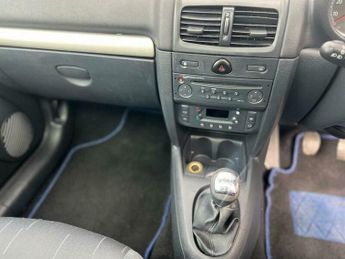 Renault Clio 1.2 16v Dynamique 3dr