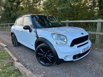 MINI Countryman COOPER S ALL4 FULL SERVICE HISTORY 10 STAMPS PAN ROOF FULL LEATH