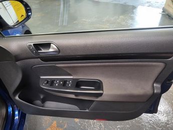 Volkswagen Golf SE TDI DSG