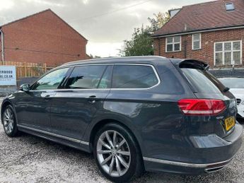 Volkswagen Passat 2.0 TDI BlueMotion Tech R-Line DSG Euro 6 (s/s) 5dr