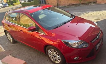 Ford Focus 1.6 Titanium Hatchback 5dr Petrol Powershift Euro 5 (125 ps)