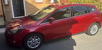 Ford Focus 1.6 Titanium Hatchback 5dr Petrol Powershift Euro 5 (125 ps)