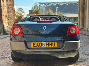 Renault Megane 1.6 VVT Privilege 2dr