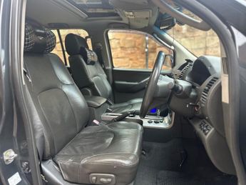 Nissan Navara 2.5 dCi Aventura 4dr
