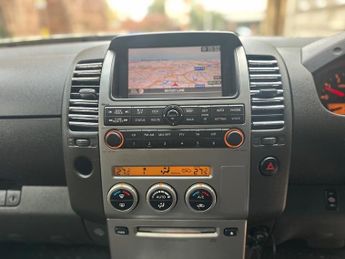 Nissan Navara 2.5 dCi Aventura 4dr