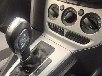 Ford Focus 1.6 Zetec Powershift Euro 5 5dr