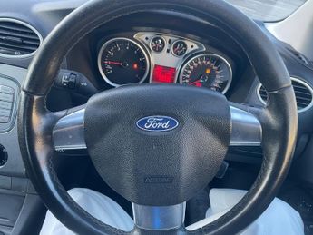 Ford Focus 1.8 Zetec Hatchback 5dr Petrol Manual (169 g/km, 123 bhp)