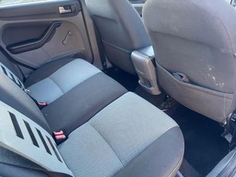 Ford Focus 1.8 Zetec Hatchback 5dr Petrol Manual (169 g/km, 123 bhp)