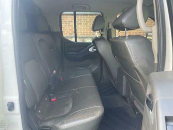 Nissan Navara DCI TEKNA 4X4 SHR DCB