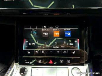 Audi E-TRON QUATTRO S LINE [2X SERVICES, SAT NAV, LEATHER, HEATED SEATS, PAN