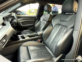 Audi E-TRON QUATTRO S LINE [2X SERVICES, SAT NAV, LEATHER, HEATED SEATS, PAN