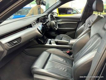 Audi E-TRON QUATTRO S LINE [2X SERVICES, SAT NAV, LEATHER, HEATED SEATS, PAN